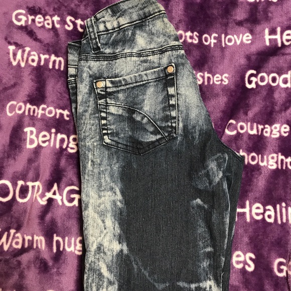 Xhilaration jeans size 3 - Picture 3 of 3